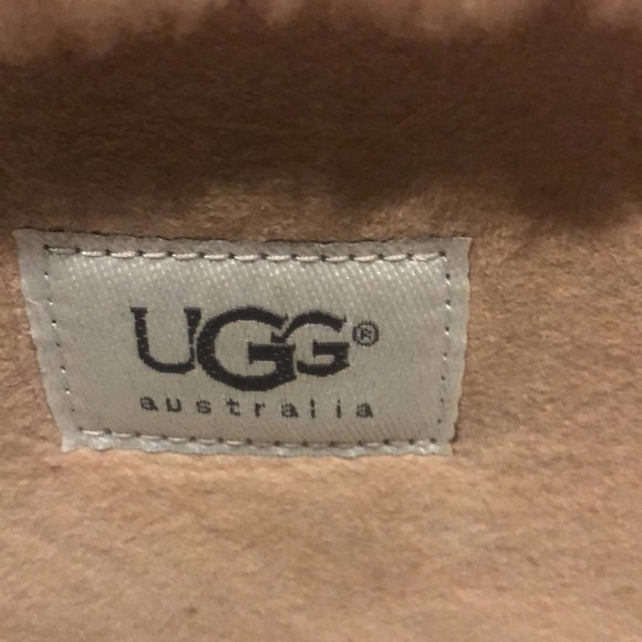 Womens UGG Australia Suede Leather Shearling Sherpa Sheepskin Hand Muff!! - Picture 4 of 7